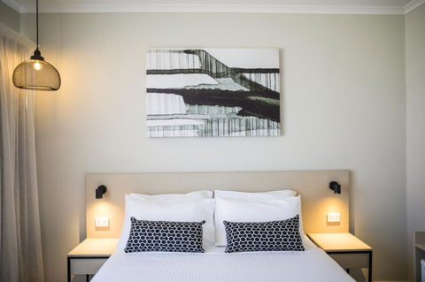 Nightcap At Finsbury Hotel - Redcliffe Tourism 24