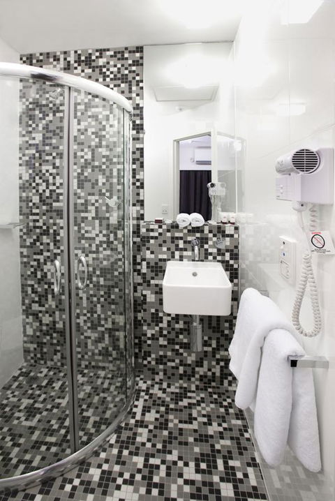 Majestic Minima Hotel - Redcliffe Tourism 9