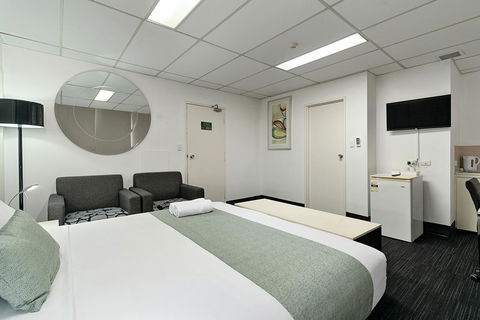 Cosmo On Bank - Redcliffe Tourism 9