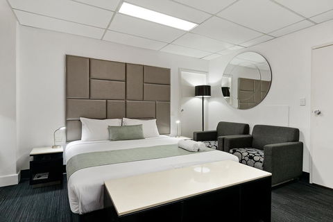 Cosmo On Bank - Redcliffe Tourism 3
