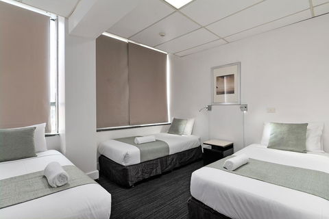 Cosmo On Bank - Redcliffe Tourism 8