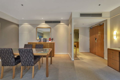 Stamford Plaza Adelaide - Redcliffe Tourism 33