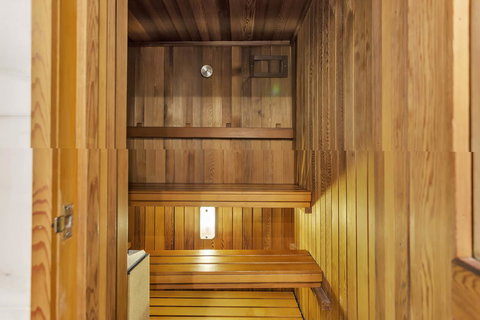 Stamford Plaza Adelaide - Redcliffe Tourism 38