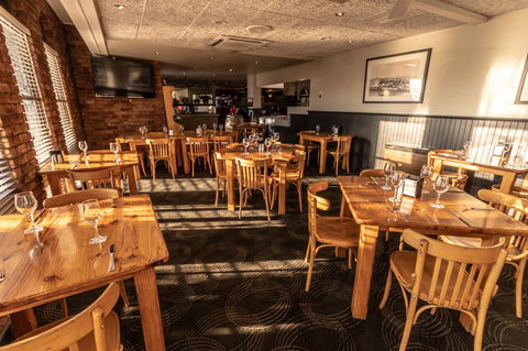 Astor Inn - Redcliffe Tourism 25