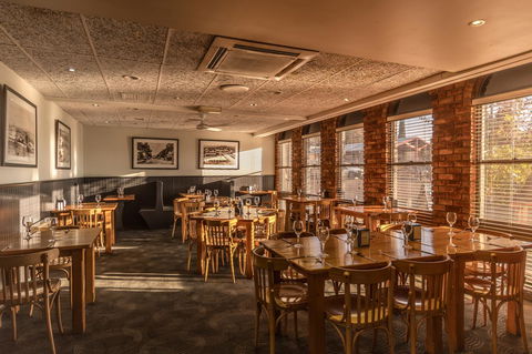 Astor Inn - Redcliffe Tourism 24