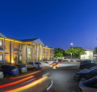 Adelaide Inn - Redcliffe Tourism