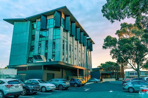 Marion Hotel - Redcliffe Tourism 1