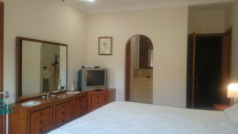 Gaerwood B&B - Redcliffe Tourism 5