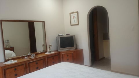 Gaerwood B&B - Redcliffe Tourism 6