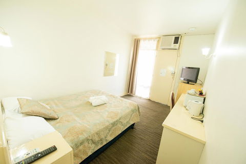 Jacksons Motor Inn - Redcliffe Tourism 34
