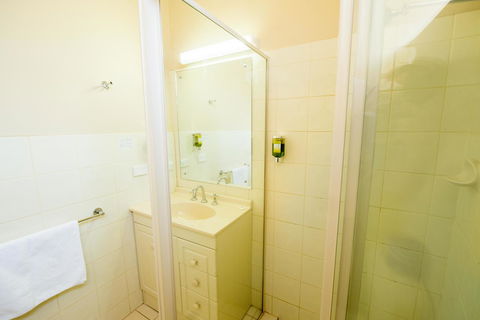 Jacksons Motor Inn - Redcliffe Tourism 19