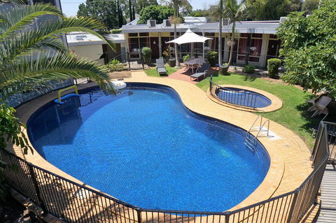 Jacksons Motor Inn - Redcliffe Tourism 0