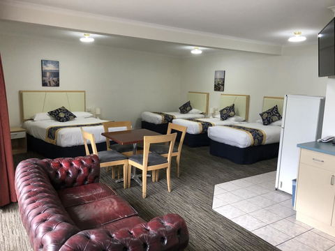 Jacksons Motor Inn - Redcliffe Tourism 41