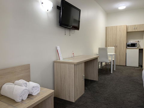 Jacksons Motor Inn - Redcliffe Tourism 38
