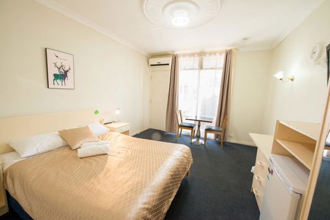 Jacksons Motor Inn - Redcliffe Tourism 5