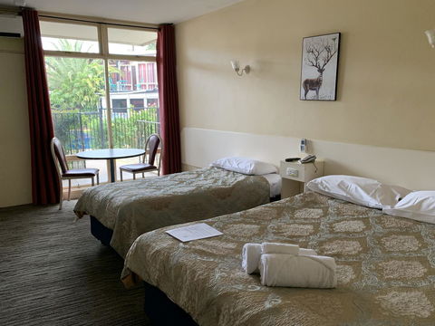 Jacksons Motor Inn - Redcliffe Tourism 40