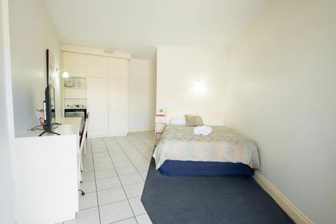 Jacksons Motor Inn - Redcliffe Tourism 32