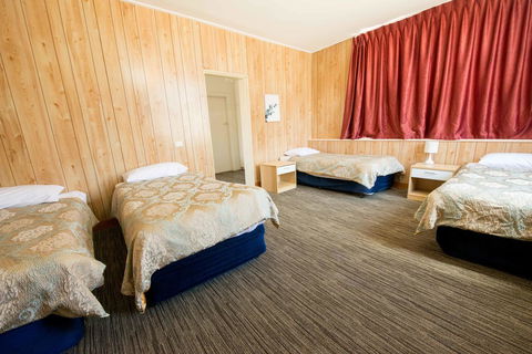 Jacksons Motor Inn - Redcliffe Tourism 10