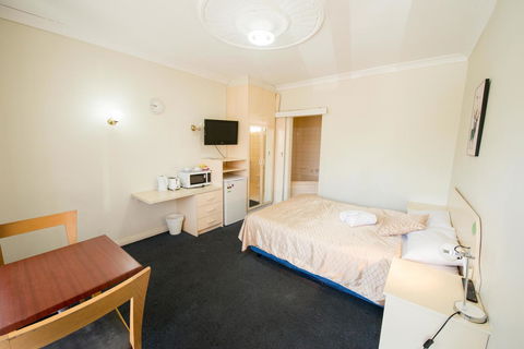 Jacksons Motor Inn - Redcliffe Tourism 6