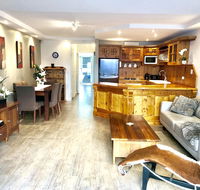Superb Townhouse in North Adelaide - Redcliffe Tourism