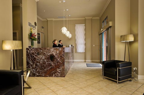 Majestic Old Lion Apartments - Redcliffe Tourism 16