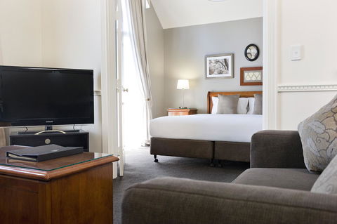 Majestic Old Lion Apartments - Redcliffe Tourism 12