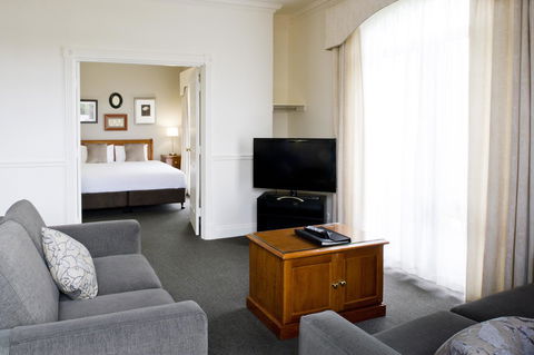 Majestic Old Lion Apartments - Redcliffe Tourism 9