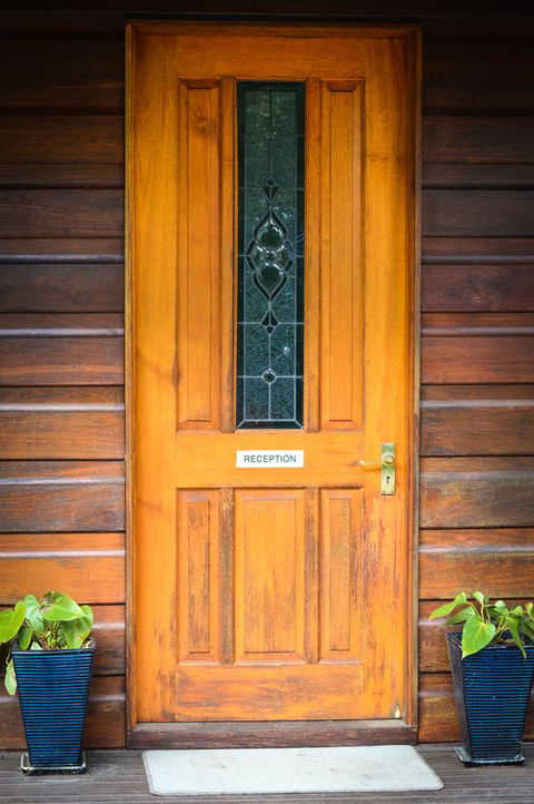 Ghost Hill Road Retreat - Redcliffe Tourism 13