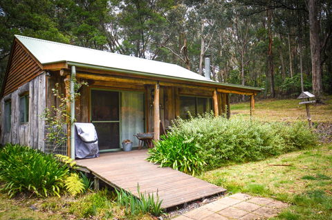 Ghost Hill Road Retreat - Redcliffe Tourism 28