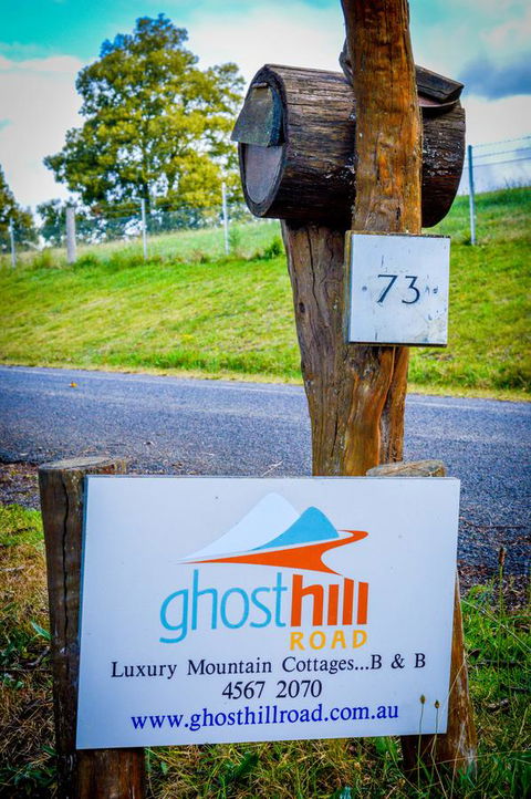 Ghost Hill Road Retreat - Redcliffe Tourism 0