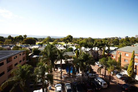 Comfort Hotel Adelaide Meridien - Redcliffe Tourism 2