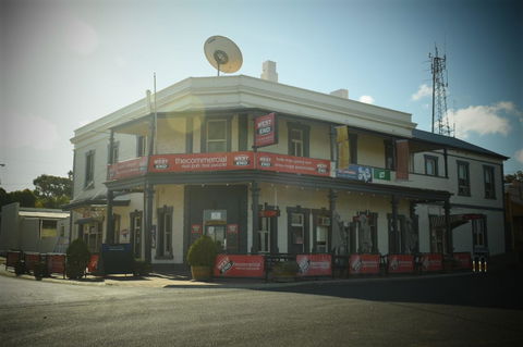 Commercial Hotel Morgan - Redcliffe Tourism 0