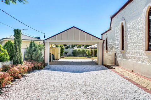 \'THE CHURCH\' Guest Home, Gawler Barossa Region - Redcliffe Tourism 11