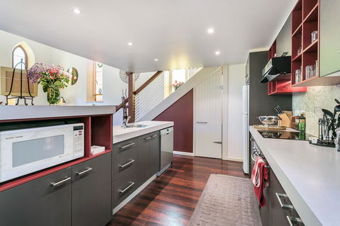 \'THE CHURCH\' Guest Home, Gawler Barossa Region - Redcliffe Tourism 3