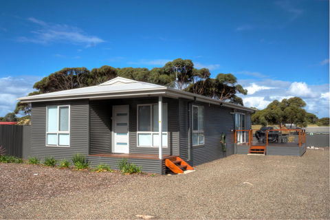 Home On Torrens - Redcliffe Tourism 22