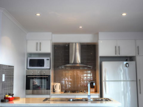Home On Torrens - Redcliffe Tourism 27
