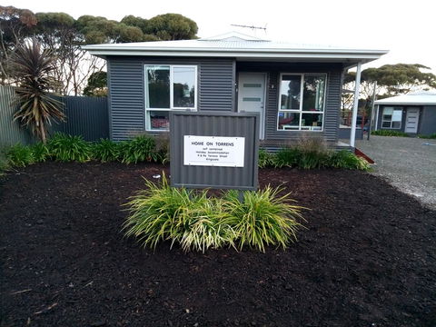 Home On Torrens - Redcliffe Tourism 7
