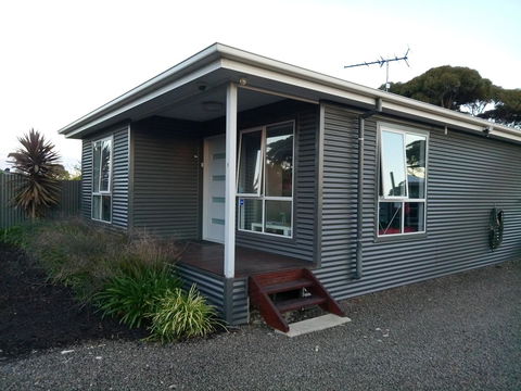 Home On Torrens - Redcliffe Tourism 5
