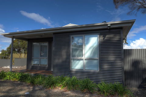 Home On Torrens - Redcliffe Tourism 25