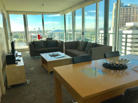 Adelaide DressCircle Apartments - North Terrace - Redcliffe Tourism 9