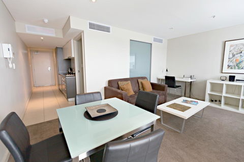 Adelaide DressCircle Apartments - North Terrace - Redcliffe Tourism 12