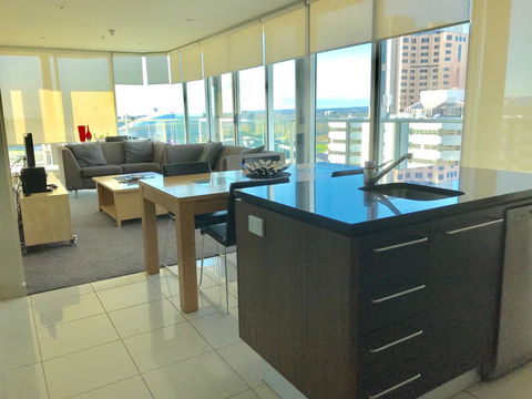 Adelaide DressCircle Apartments - North Terrace - Redcliffe Tourism 3