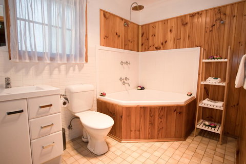 Seppelts View Cabins - Redcliffe Tourism 5