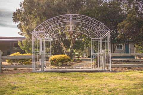 Seppelts View Cabins - Redcliffe Tourism 25