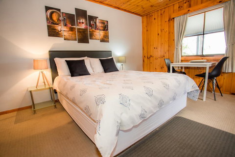 Seppelts View Cabins - Redcliffe Tourism 13