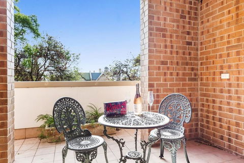 Adelaide Style Accommodation-Close To City-North Adelaide-3 Bdrm- FREE Parking - Redcliffe Tourism 16