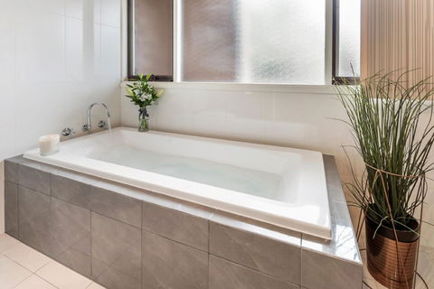 Adelaide Style Accommodation-Close To City-North Adelaide-3 Bdrm- FREE Parking - Redcliffe Tourism 2