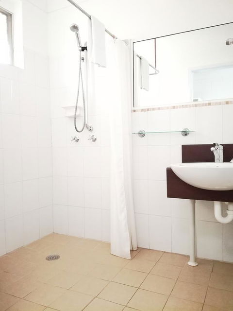 Arcadia Motel - Redcliffe Tourism 17