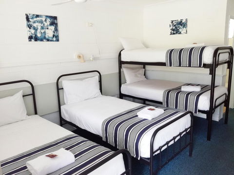 Arcadia Motel - Redcliffe Tourism 11