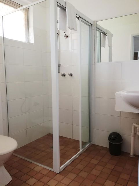 Arcadia Motel - Redcliffe Tourism 10